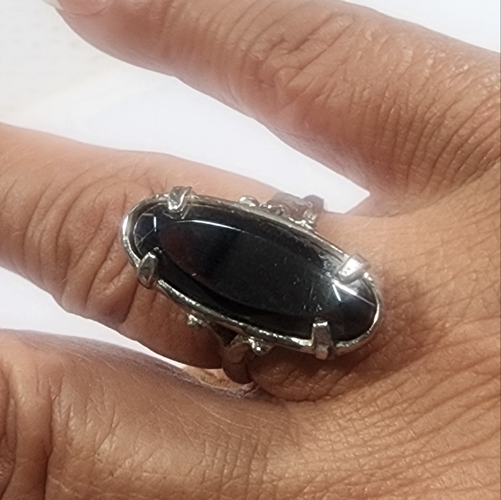 Sarah Cov Vintage 70'sElegant Silver and Black Women's Ring. 7.5